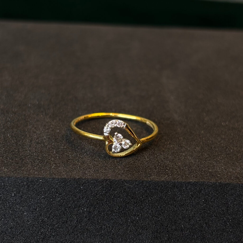 DIAMOND RING ( 9KT GOLD)
