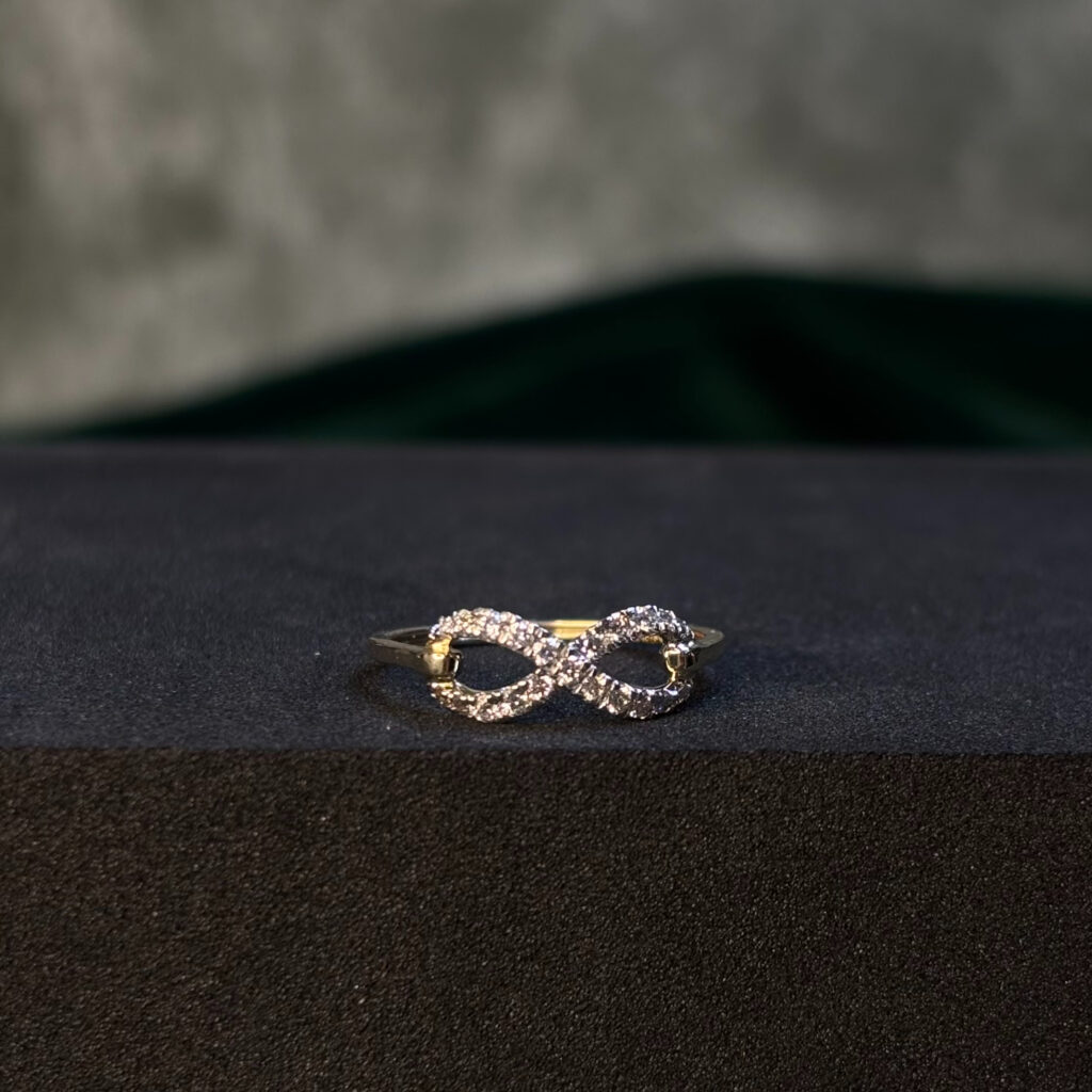 DIAMOND RING  ( 9KT GOLD) - Image 3