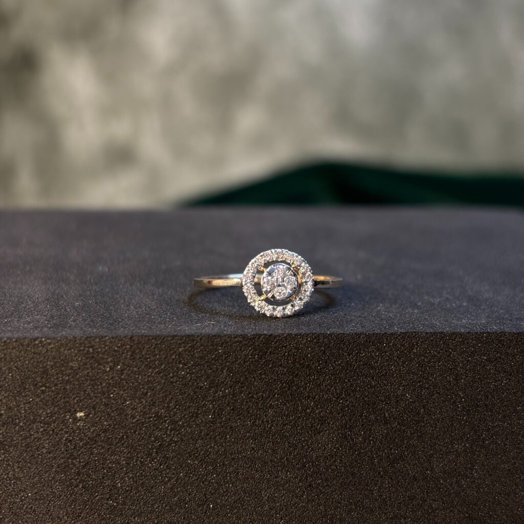 DIAMOND RING  ( 9KT GOLD) - Image 3