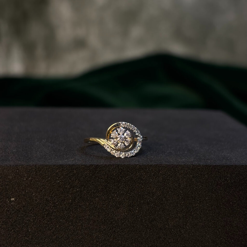 DIAMOND RING  ( 9KT GOLD) - Image 3