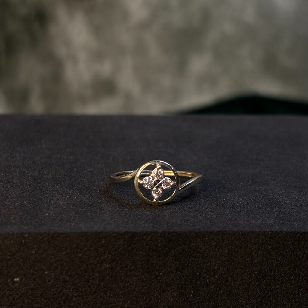 DIAMOND RING ( 9KT GOLD) - Image 3