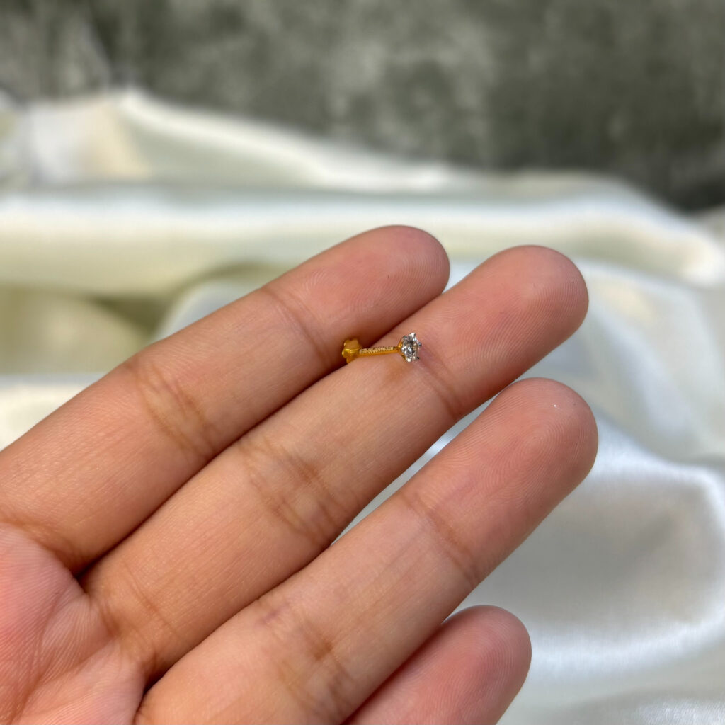 DIAMOND NOSEPIN (18KT GOLD)