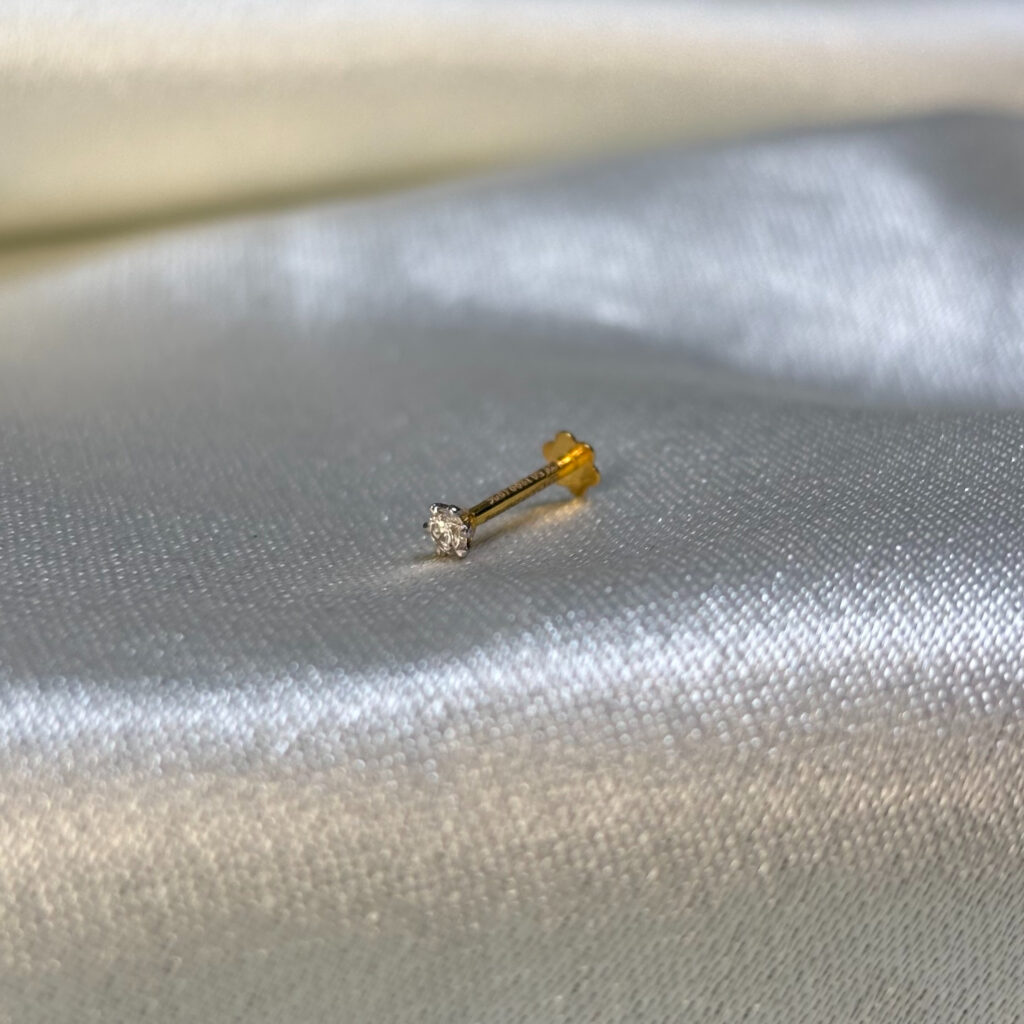 DIAMOND NOSEPIN (18KT GOLD) - Image 3