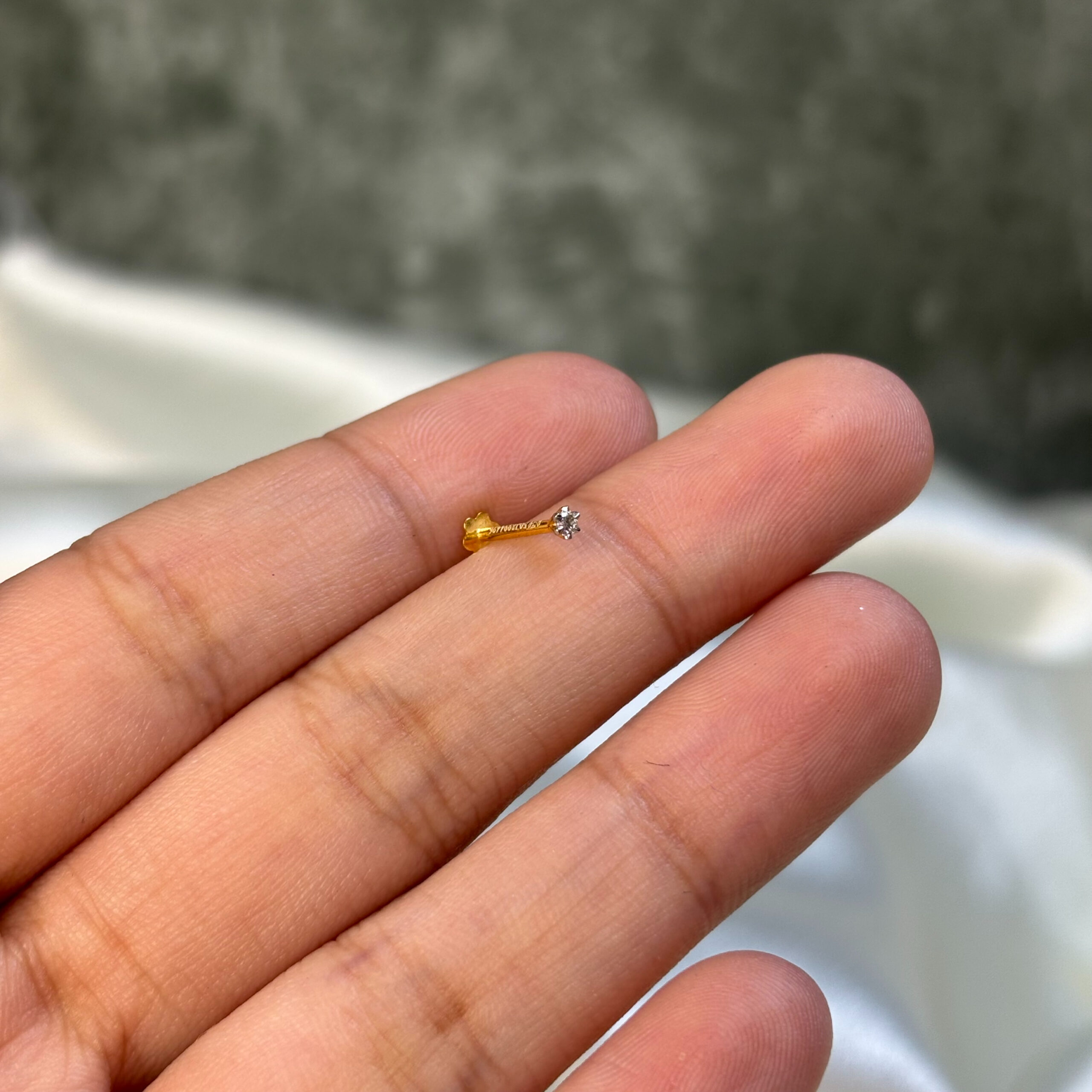 DIAMOND NOSEPIN (18KT GOLD)