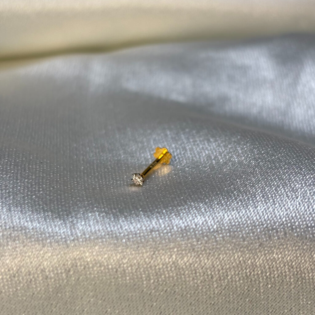 DIAMOND NOSEPIN (18KT GOLD) - Image 2