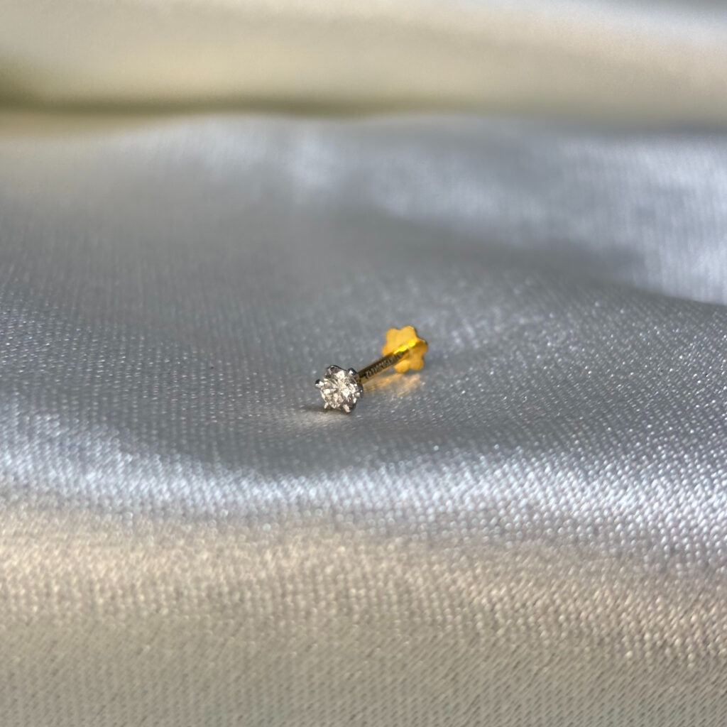 DIAMOND NOSEPIN (18KT GOLD) - Image 3