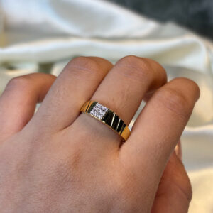 DIAMOND RING ( 18KT GOLD)