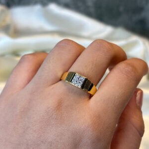 DIAMOND RING ( 18KT GOLD)