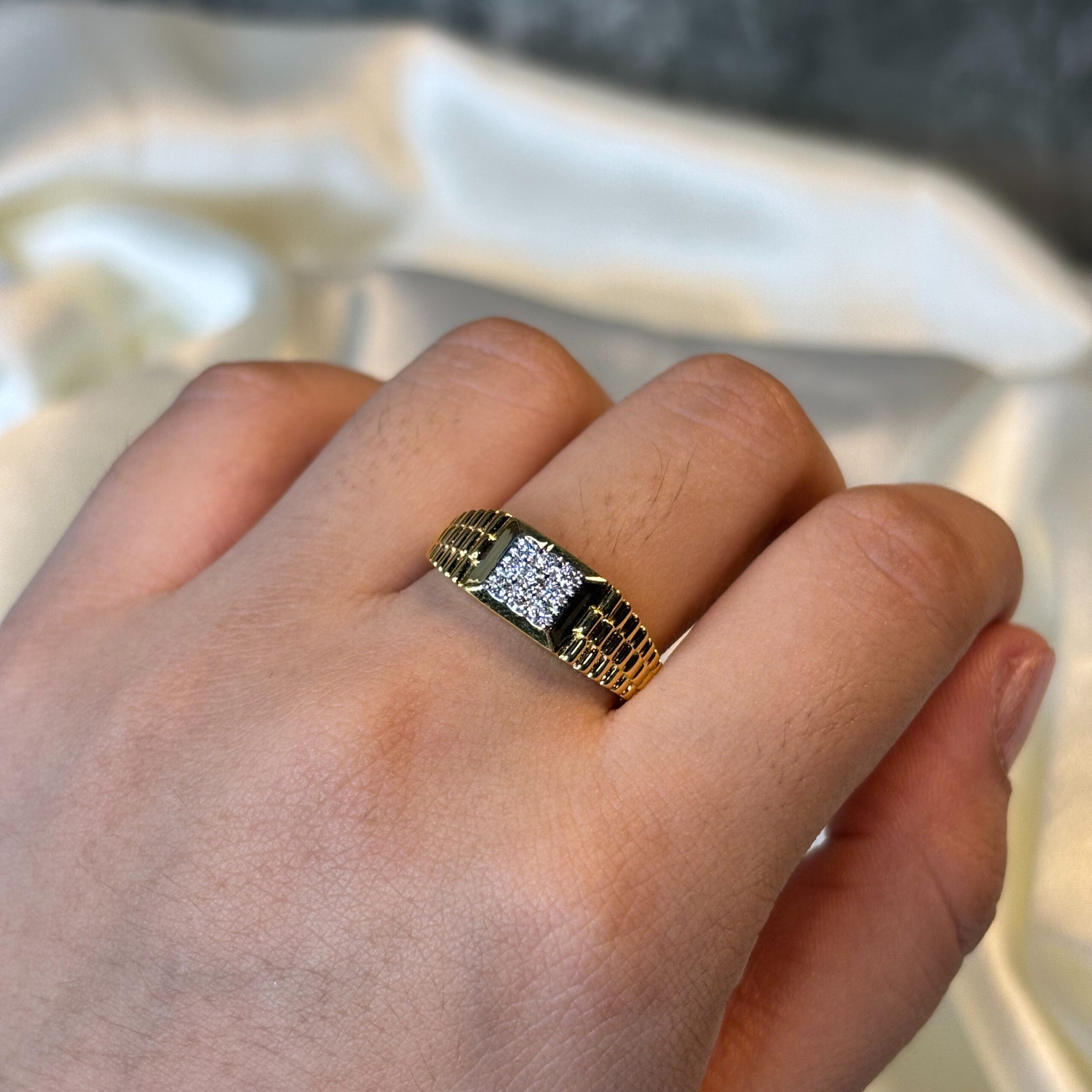 IMG_4751 DIAMOND RING ( 9KT GOLD) - Image 1