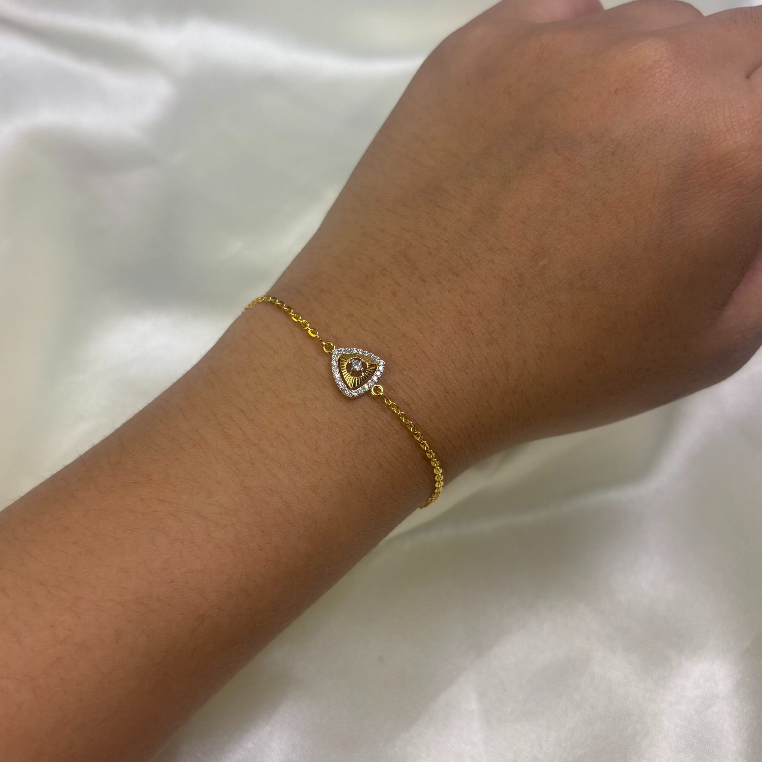 BRACELET ( 9KT GOLD)