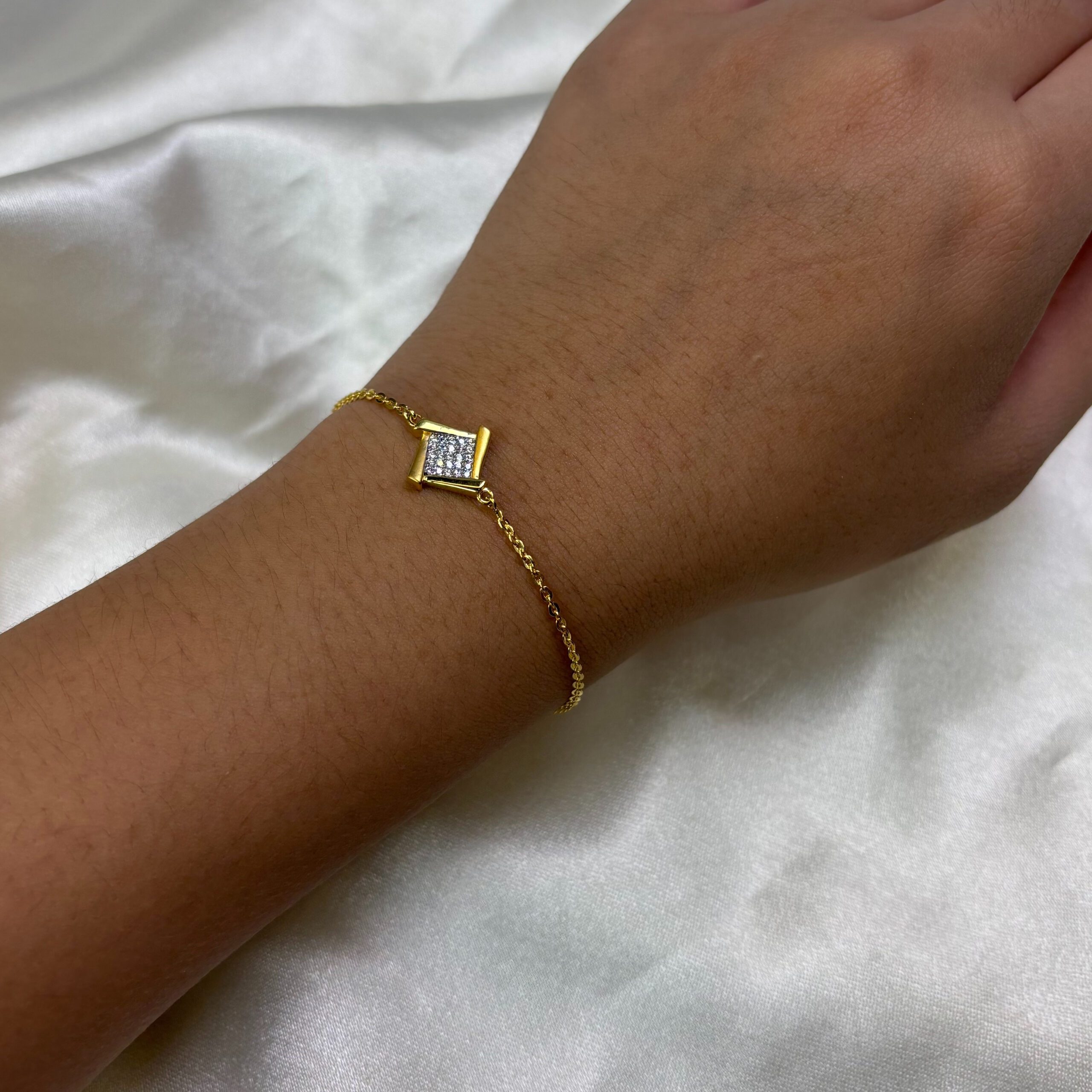 BRACELET ( 9KT GOLD)
