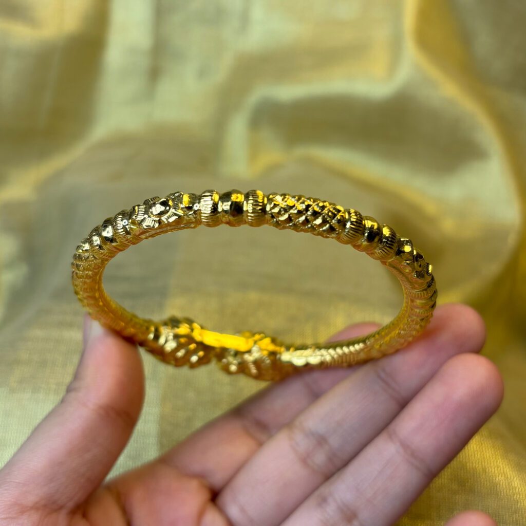 LADIES BANGLE ( 22KT GOLD) - Image 2