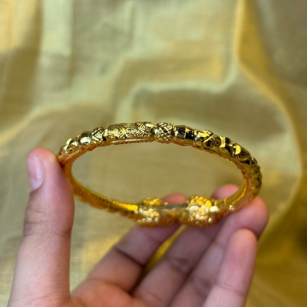 LADIES BANGLE ( 22KT GOLD) - Image 2