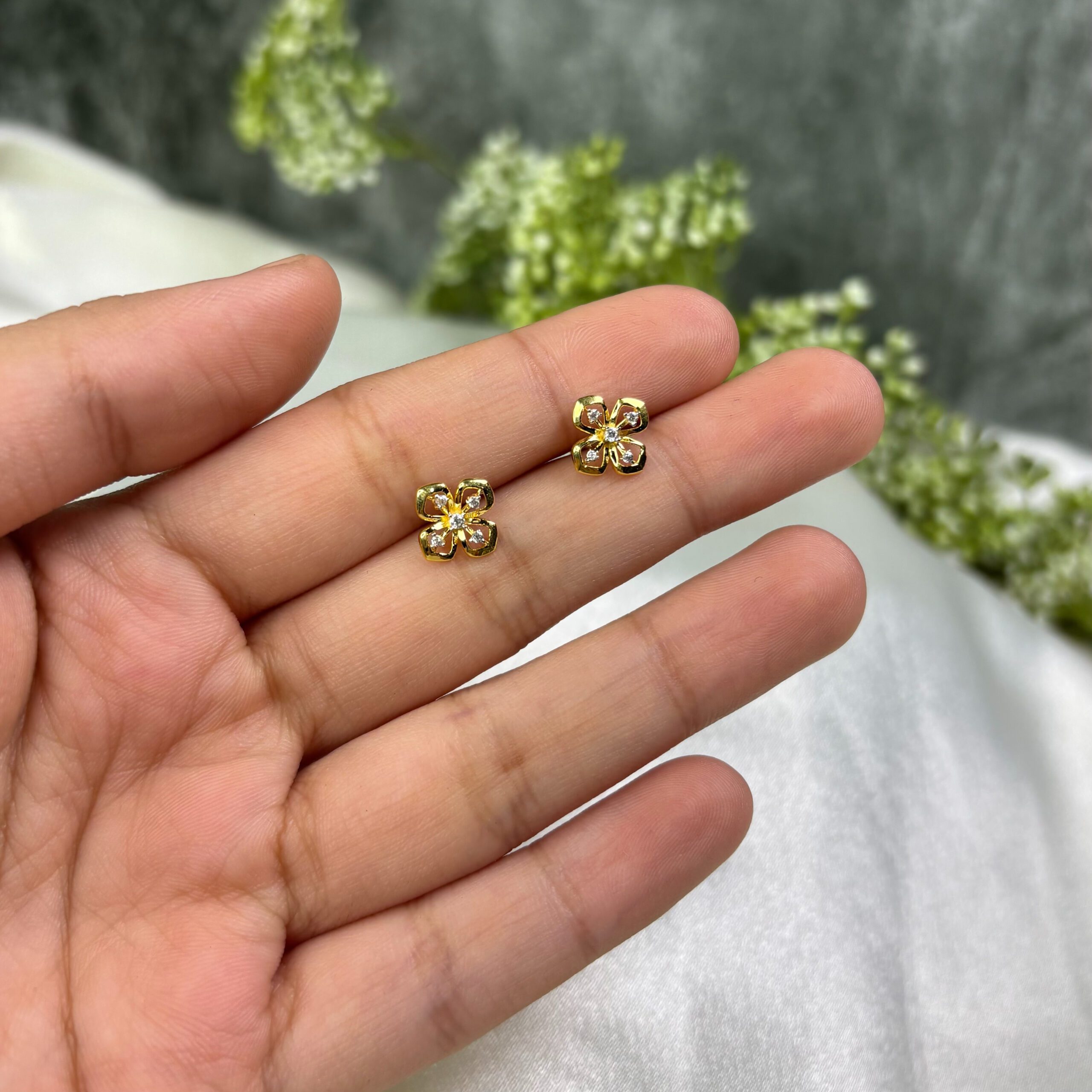 EARRING ( 18KT GOLD)