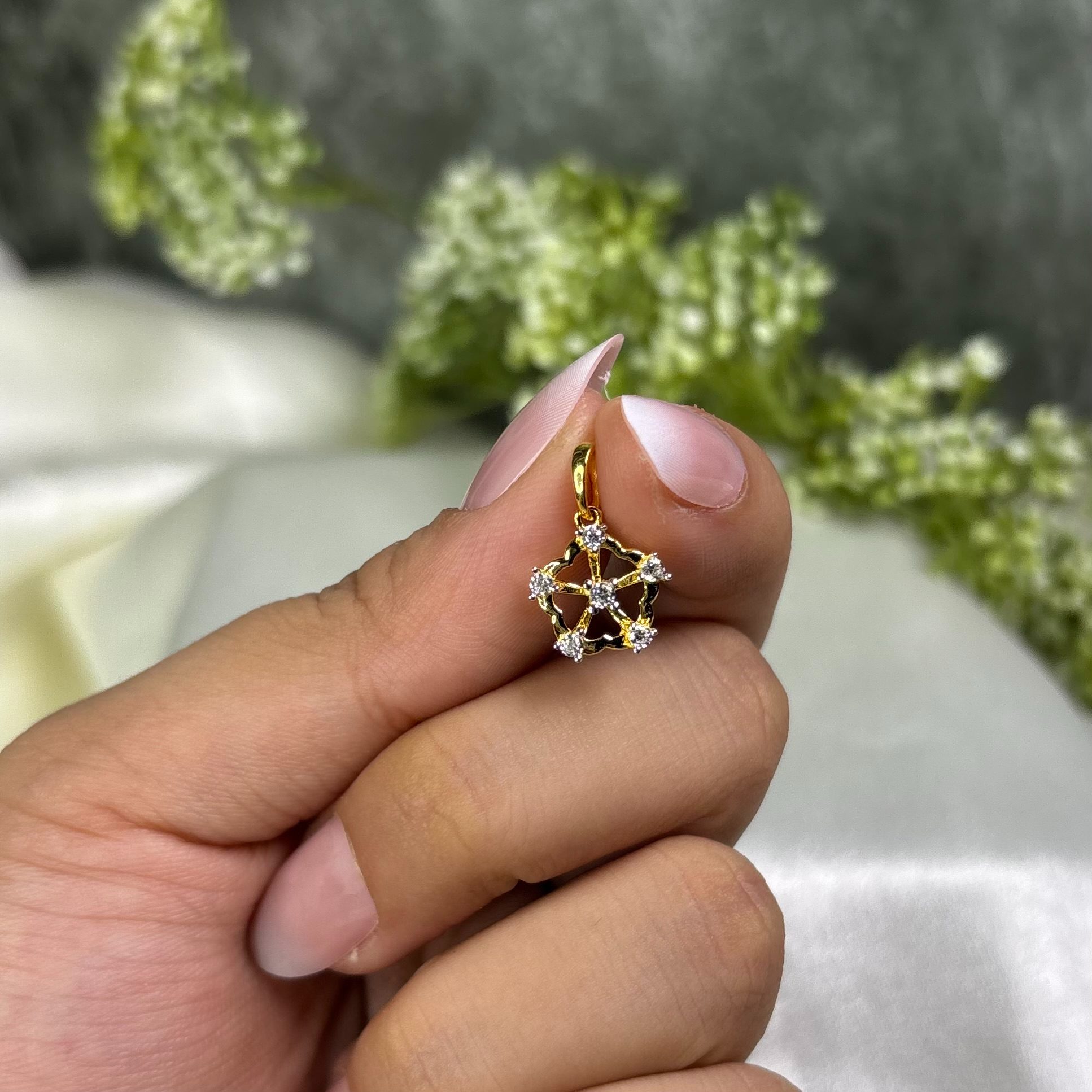 LADIES PENDENT ( 18KT GOLD)