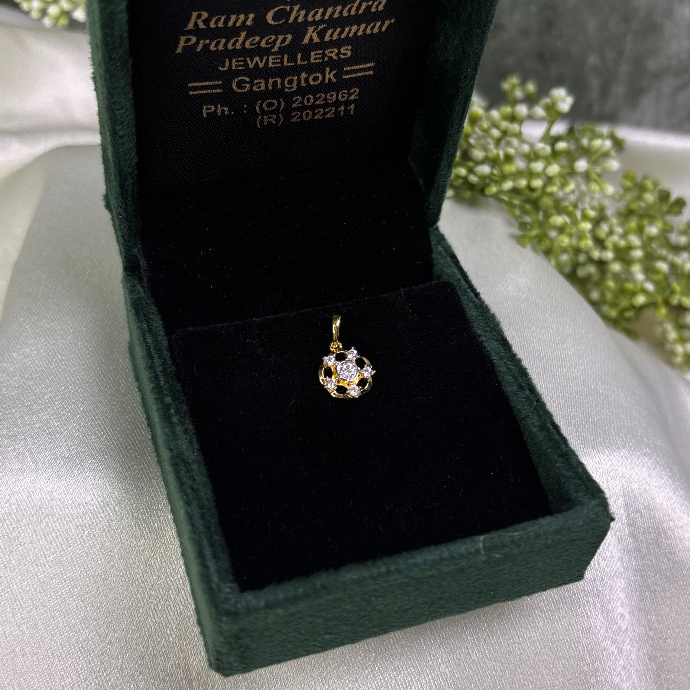 LADIES PENDENT ( 18KT GOLD)
