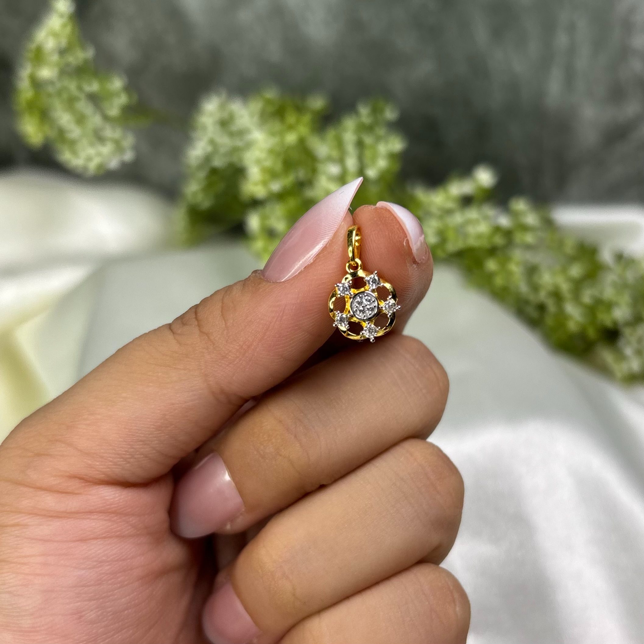 LADIES PENDENT ( 18KT GOLD)