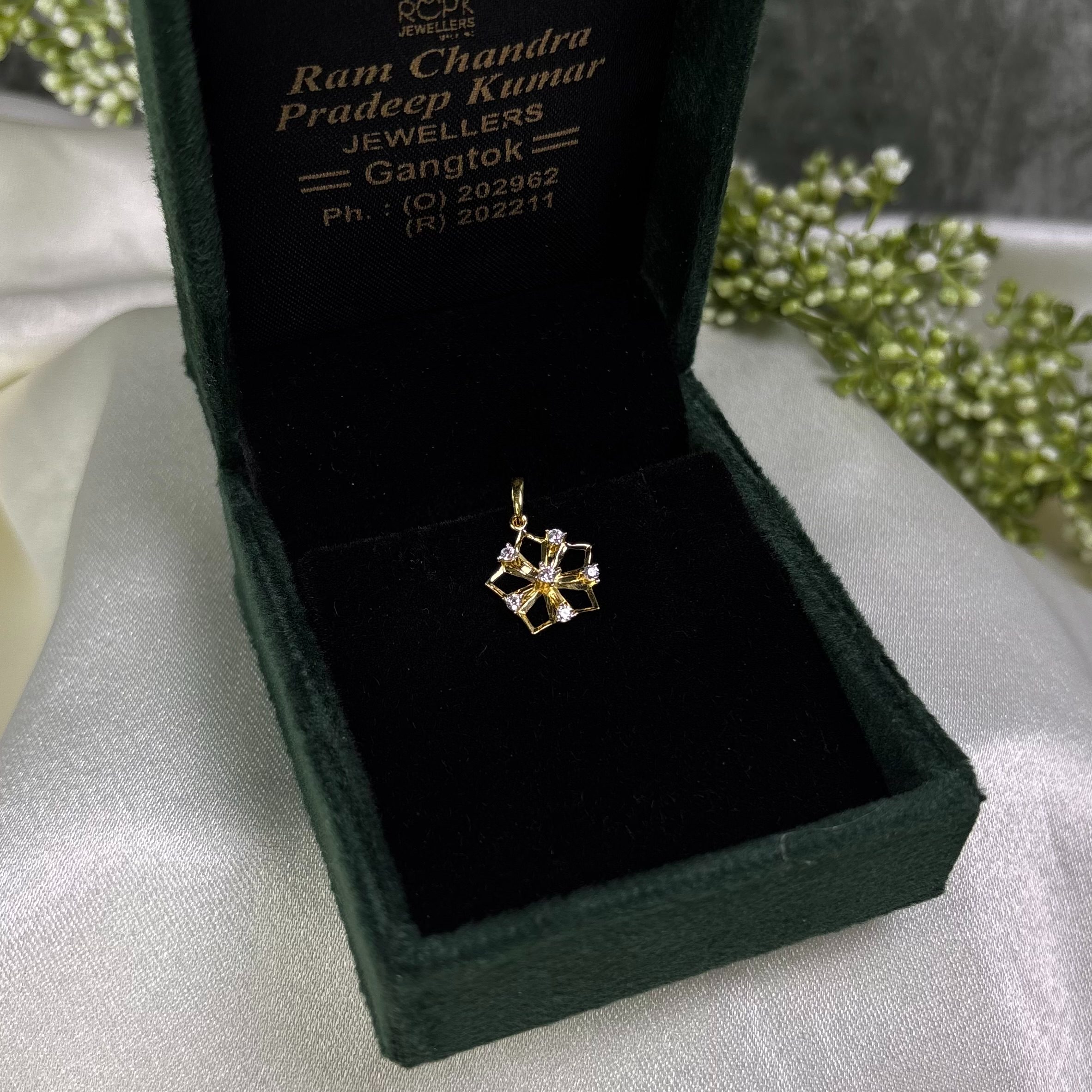 LADIES PENDENT ( 18KT GOLD)