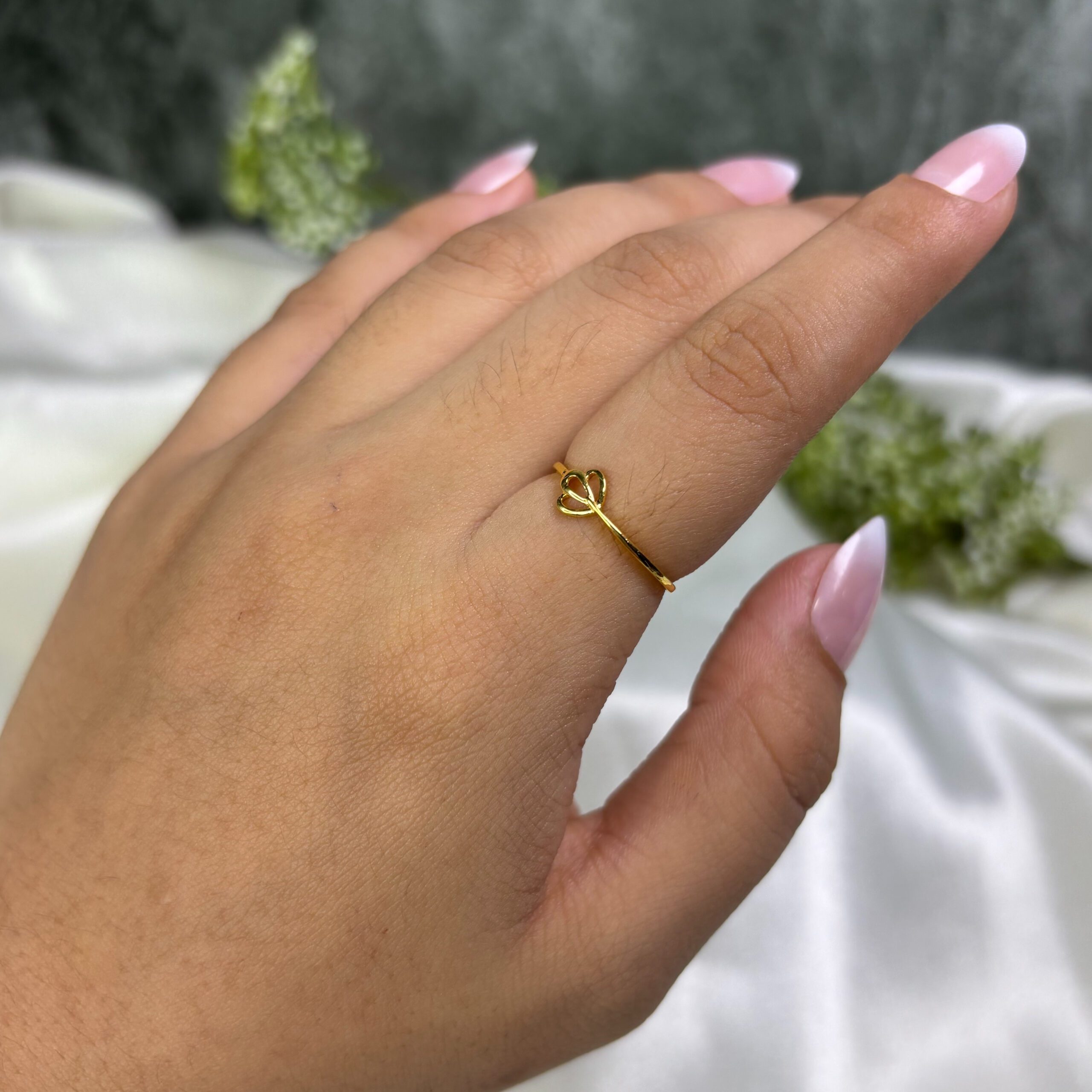LADIES RING ( 18KT GOLD)