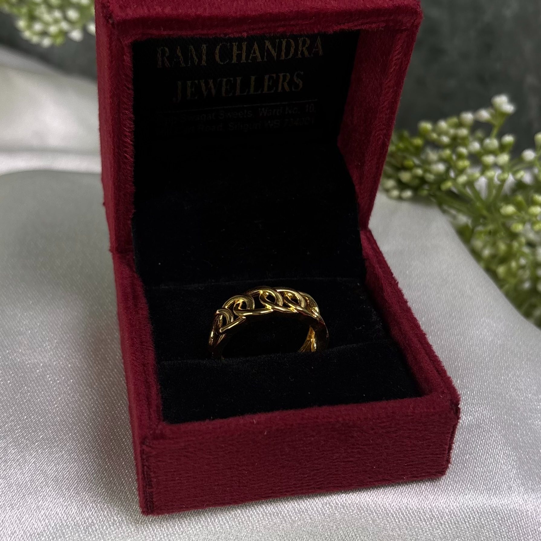 LADIES RING ( 18KT GOLD)