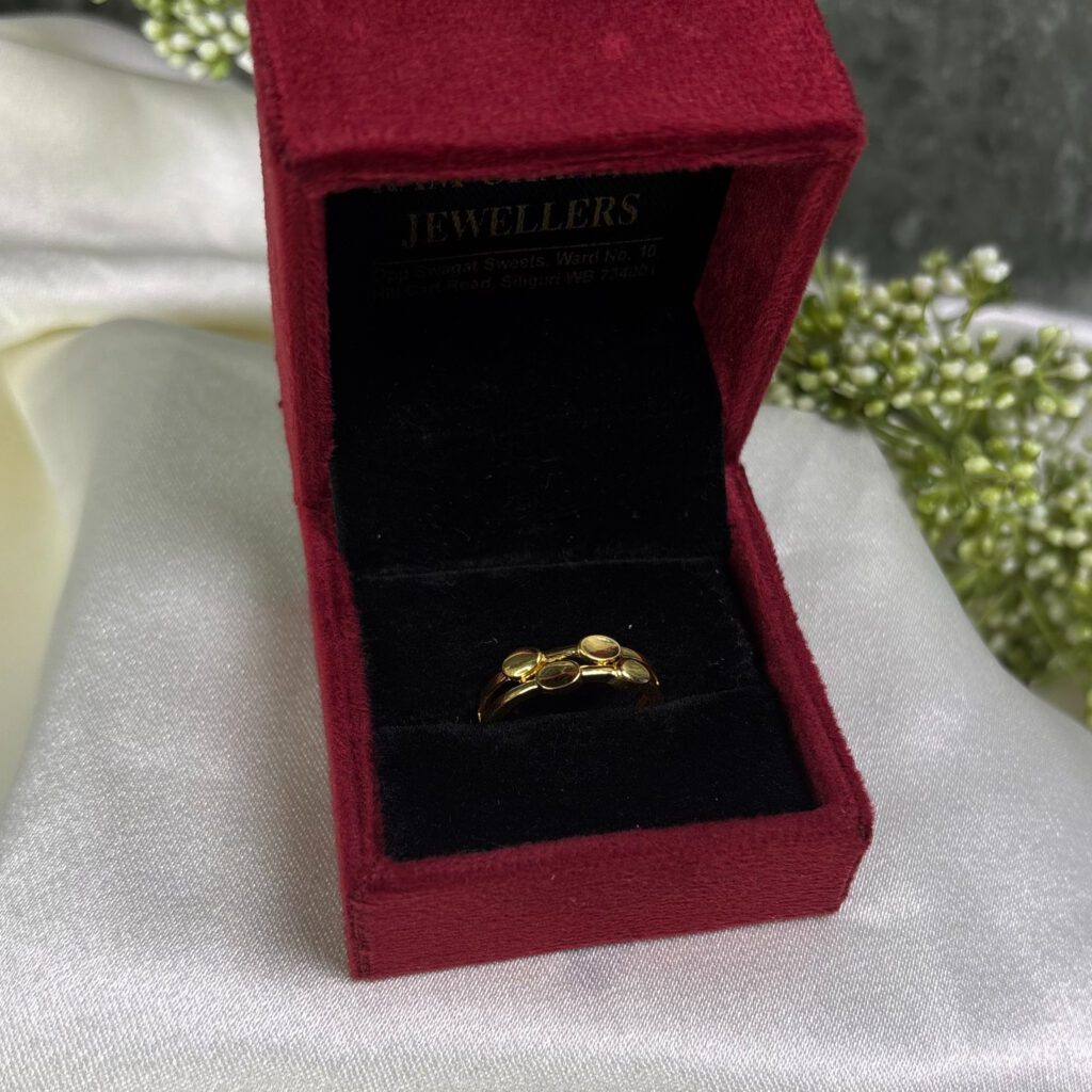 LADIES RING ( 18KT GOLD) - Image 2