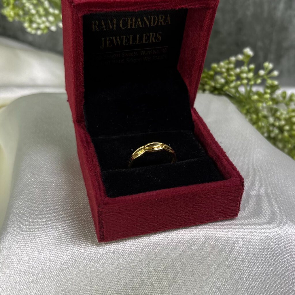 LADIES RING ( 18KT GOLD) - Image 2
