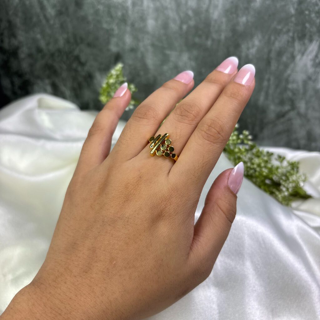 LADIES RING ( 18KT GOLD)