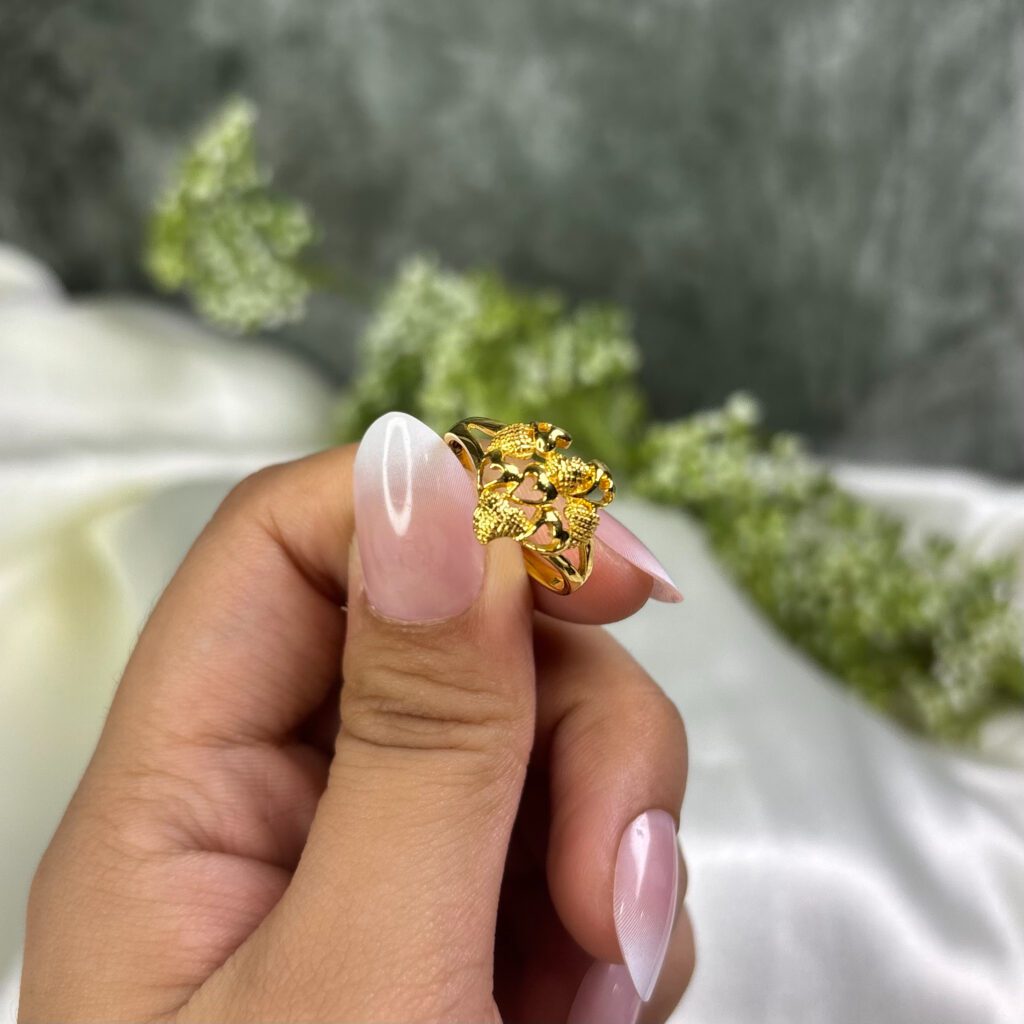 LADIES RING ( 18KT  GOLD) - Image 3