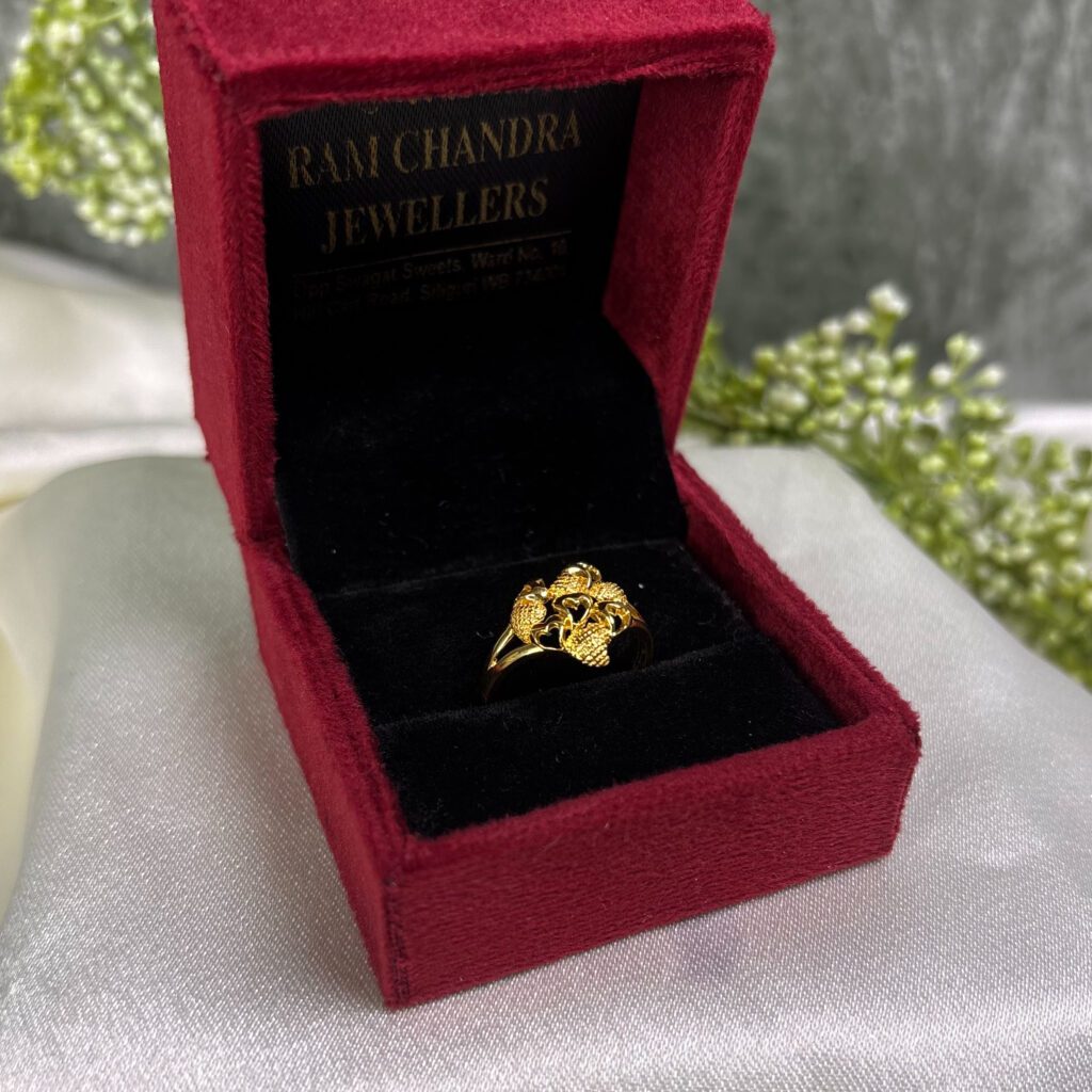 LADIES RING ( 18KT  GOLD) - Image 2
