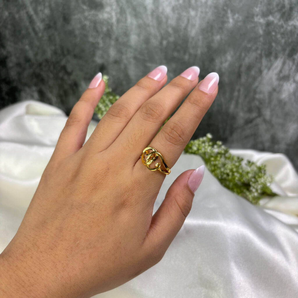 LADIES RING ( 18KT GOLD)
