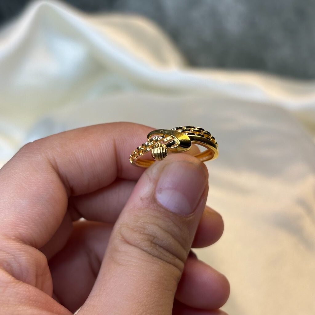 LADIES RING ( 18KT GOLD) - Image 3