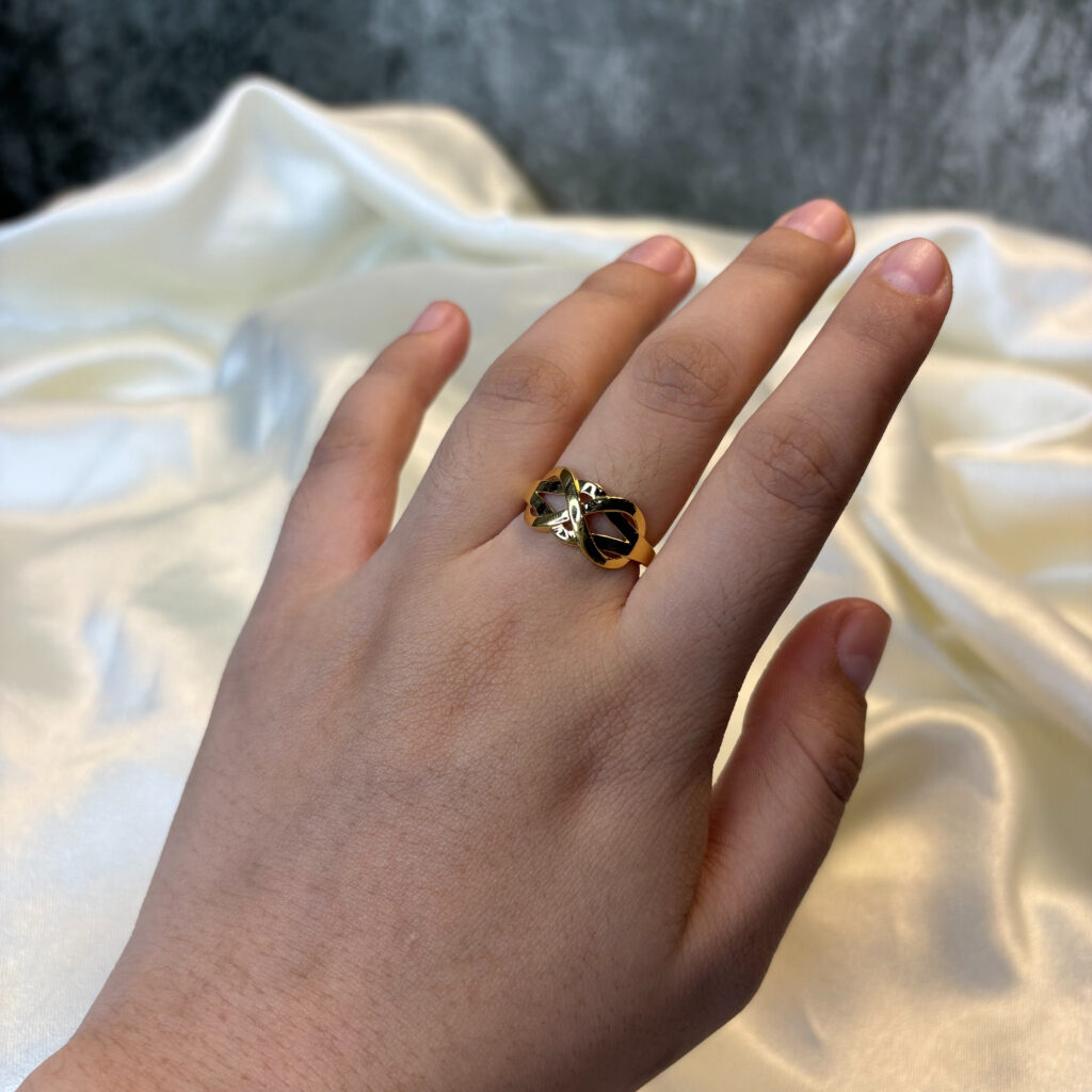 LADIES RING ( 18KT GOLD)