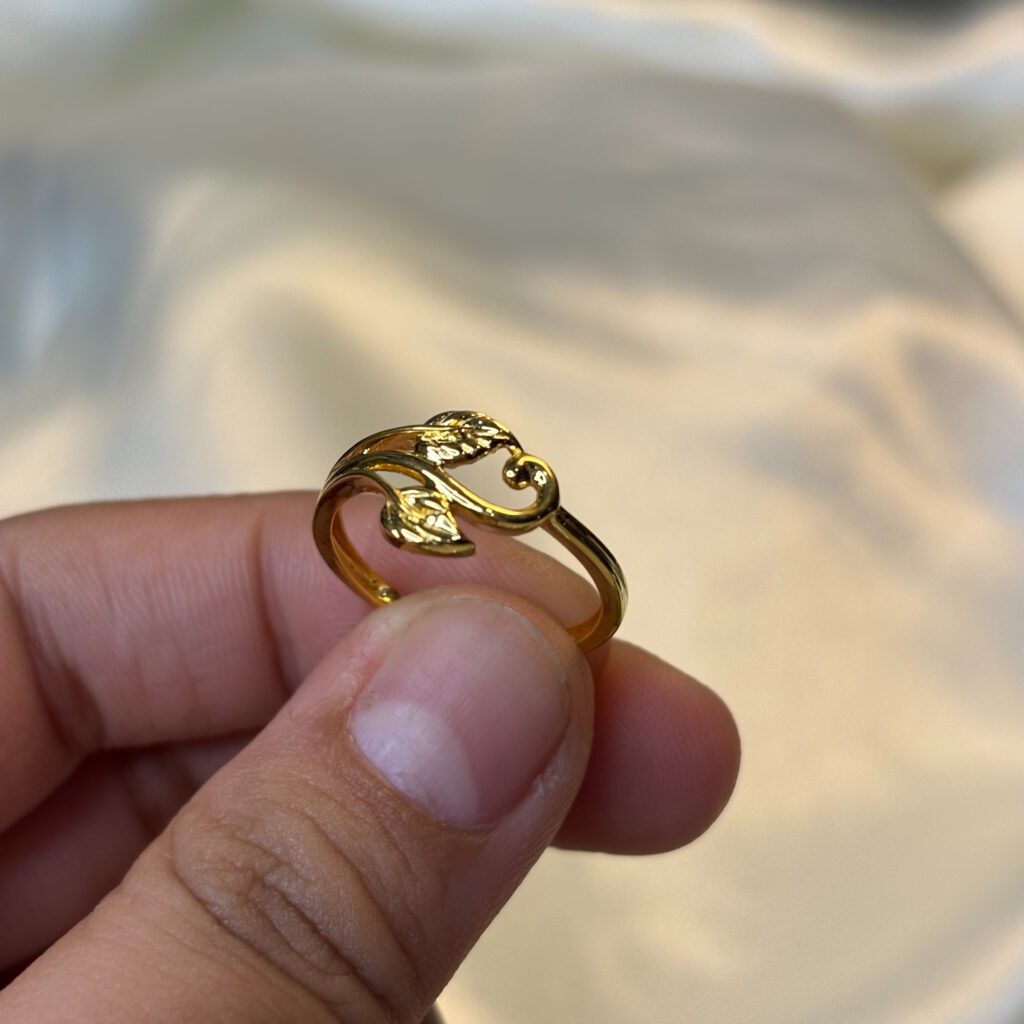 LADIES RING ( 18KT GOLD) - Image 3