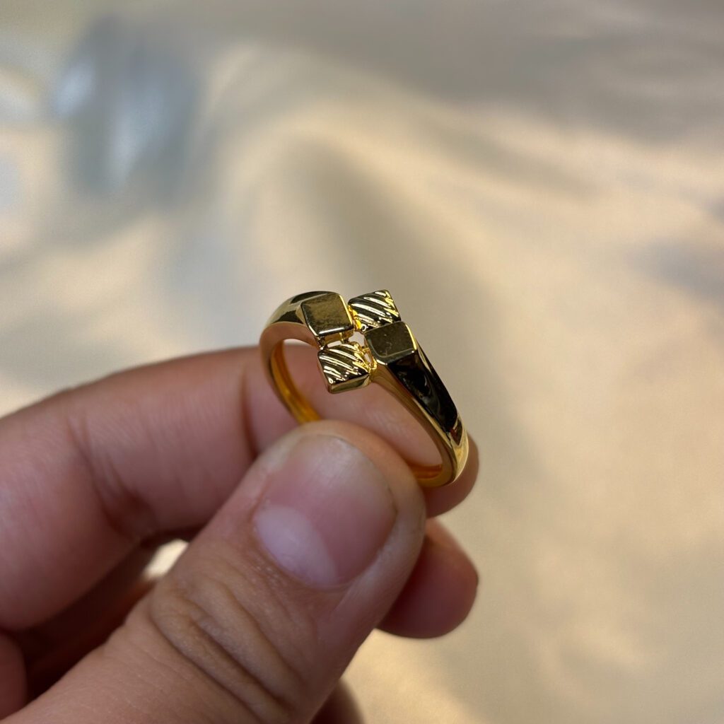 LADIES RING ( 18KT GOLD) - Image 3