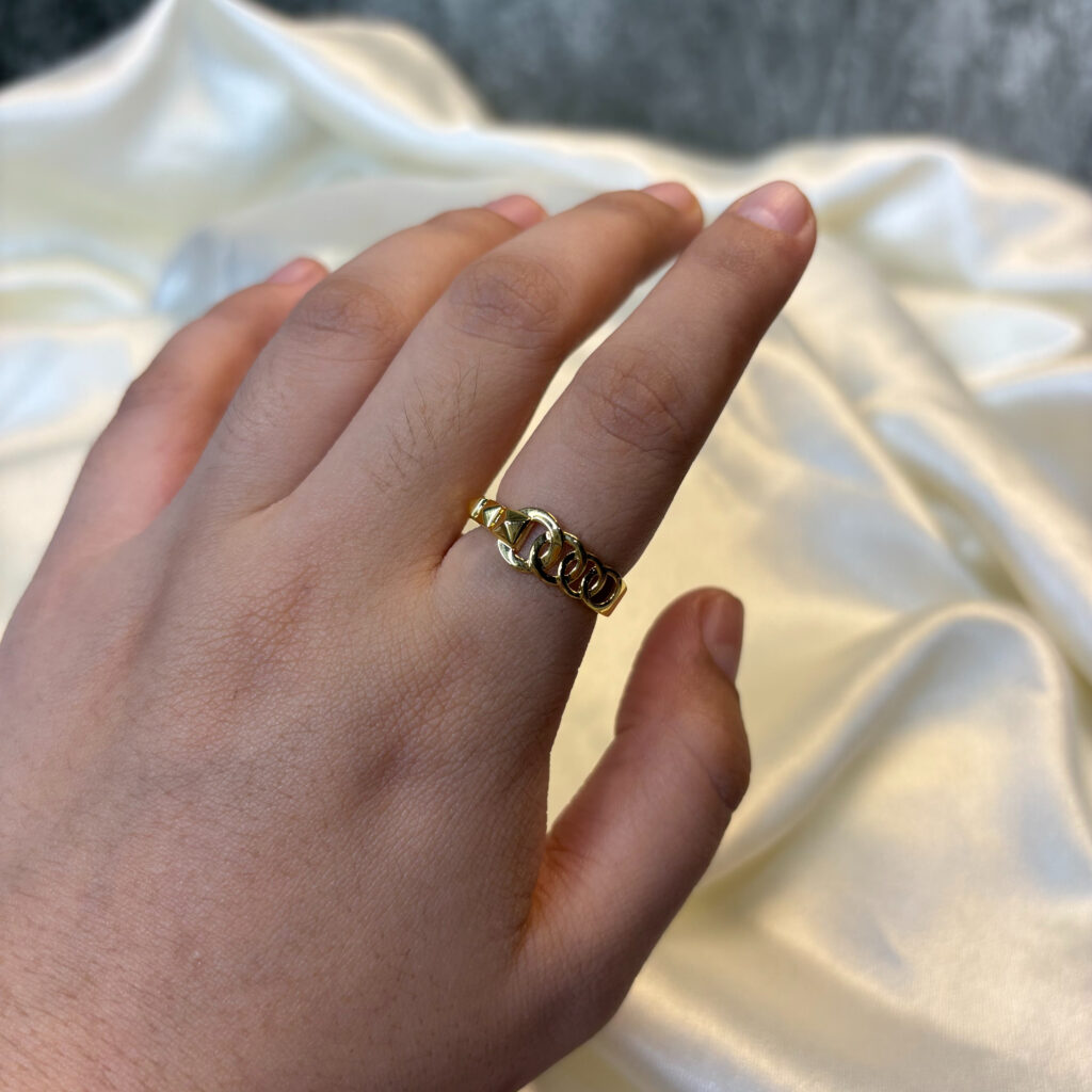 LADIES RING ( 18KT GOLD)