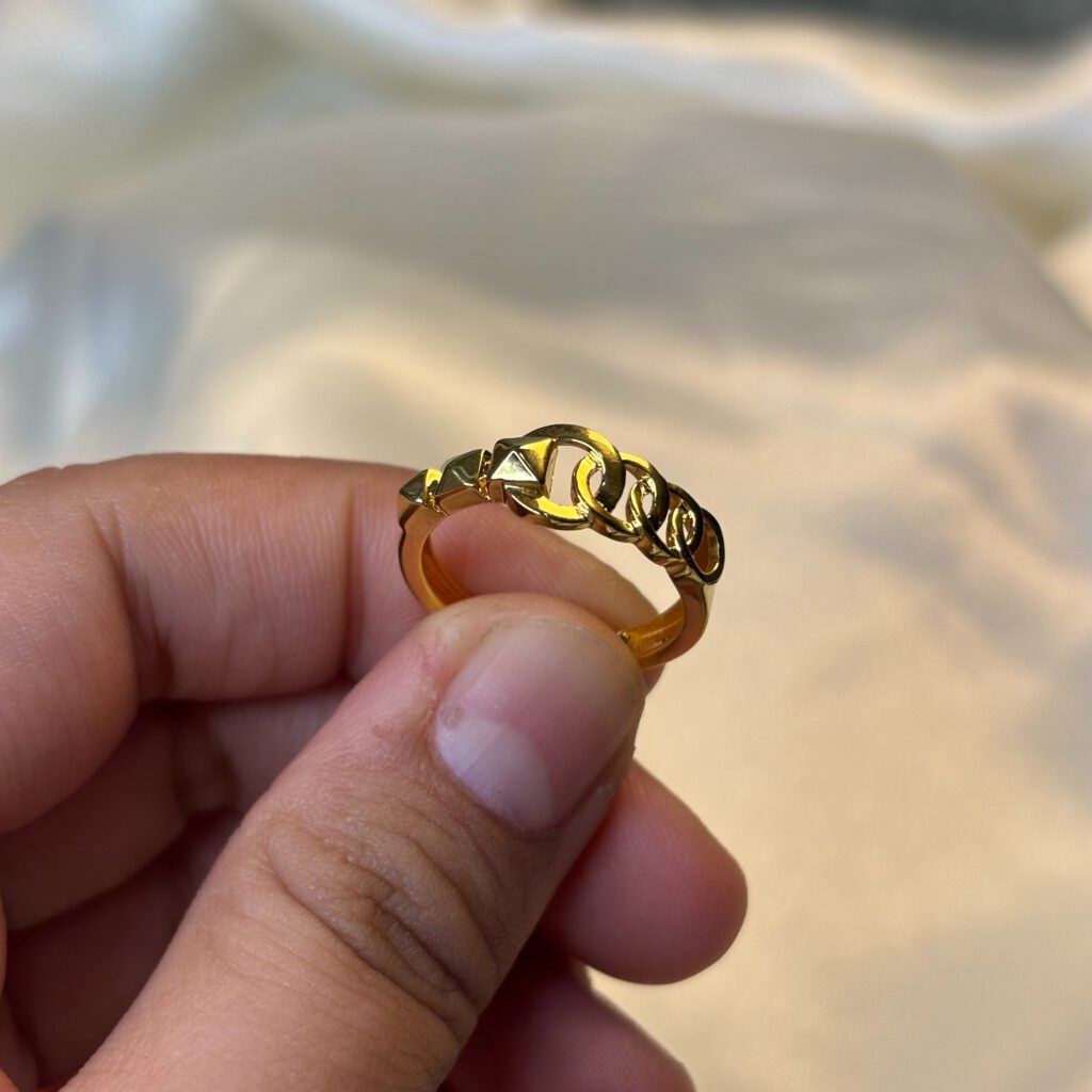 LADIES RING ( 18KT GOLD) - Image 3