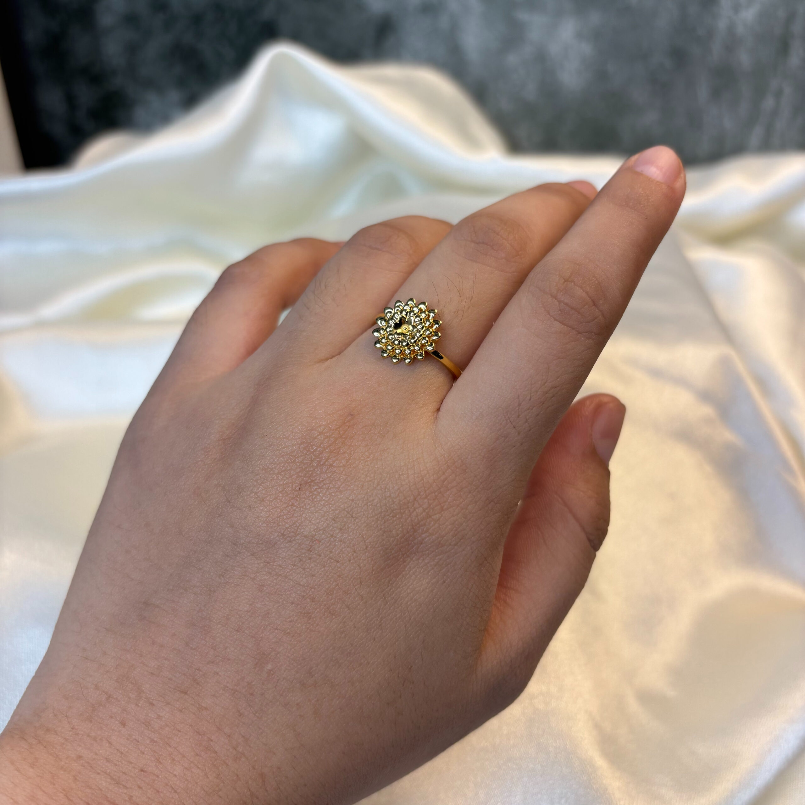 LADIES RING ( 18KT GOLD)