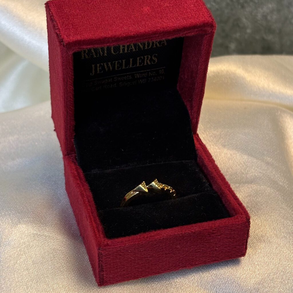 LADIES RING ( 18KT GOLD) - Image 2