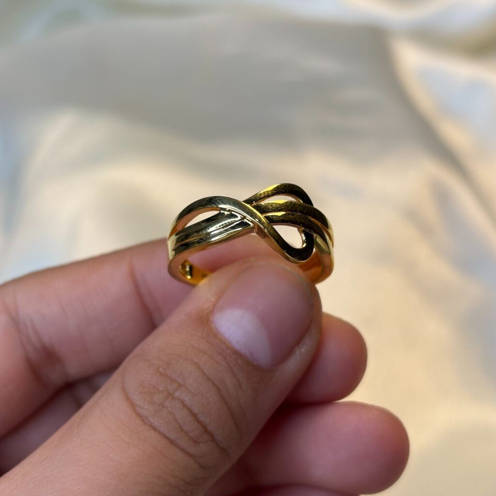 LADIES RING ( 18KT GOLD) - Image 3
