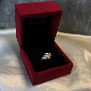 LADIES RING ( 18KT GOLD)