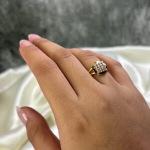 LADIES RING ( 18KT GOLD)