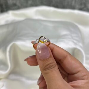 LADIES RING ( 18KT GOLD) - Image 3