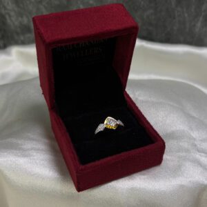 LADIES RING ( 18KT GOLD) - Image 2
