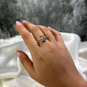 LADIES RING ( 18KT GOLD)
