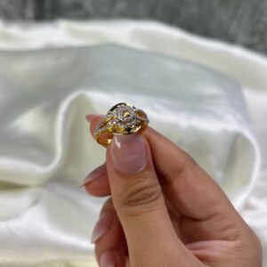 LADIES RING ( 18KT GOLD) - Image 3