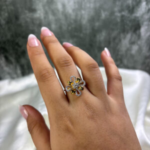LADIES RING ( 18KT GOLD)
