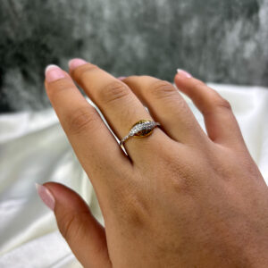 LADIES RING ( 18KT GOLD)