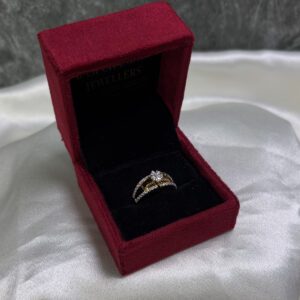 LADIES RING ( 18KT GOLD)